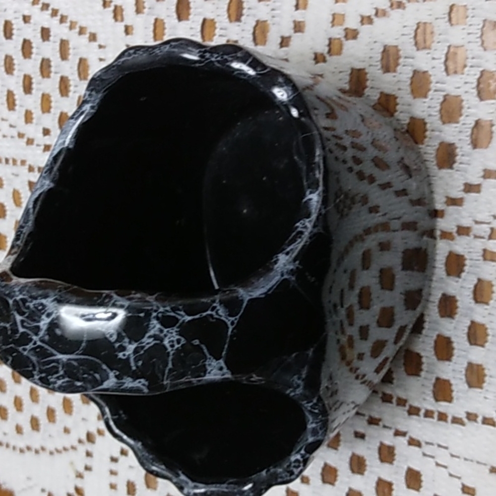 Cameo Stoneware Basket - Picture 3 of 6